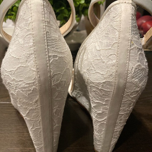 Imagine Vince Camuto - Picture 3 of 10